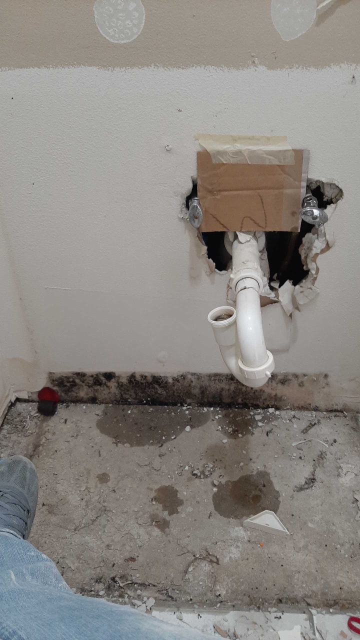 Commercial Realtor - water damage repair, overflowed toilet, leaky toilet, Gonzales LA