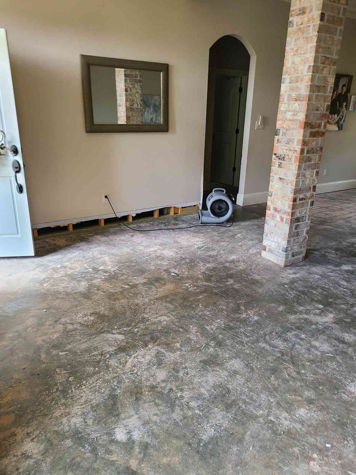 Living Room Water Damage Madisonville